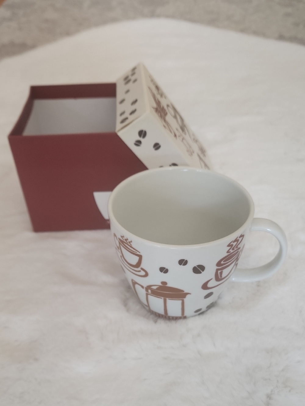 Bed Bath & Beyond White Ceramic Coffee Mug with Brown Coffee Graphic